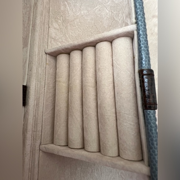 Travel jewelry box leather Cylindrical With Mirror - Picture 9 of 14